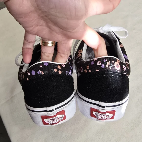 Vans Unisex Floral Black and White Sneakers Women 7, Men 5.5 - Picture 7 of 10